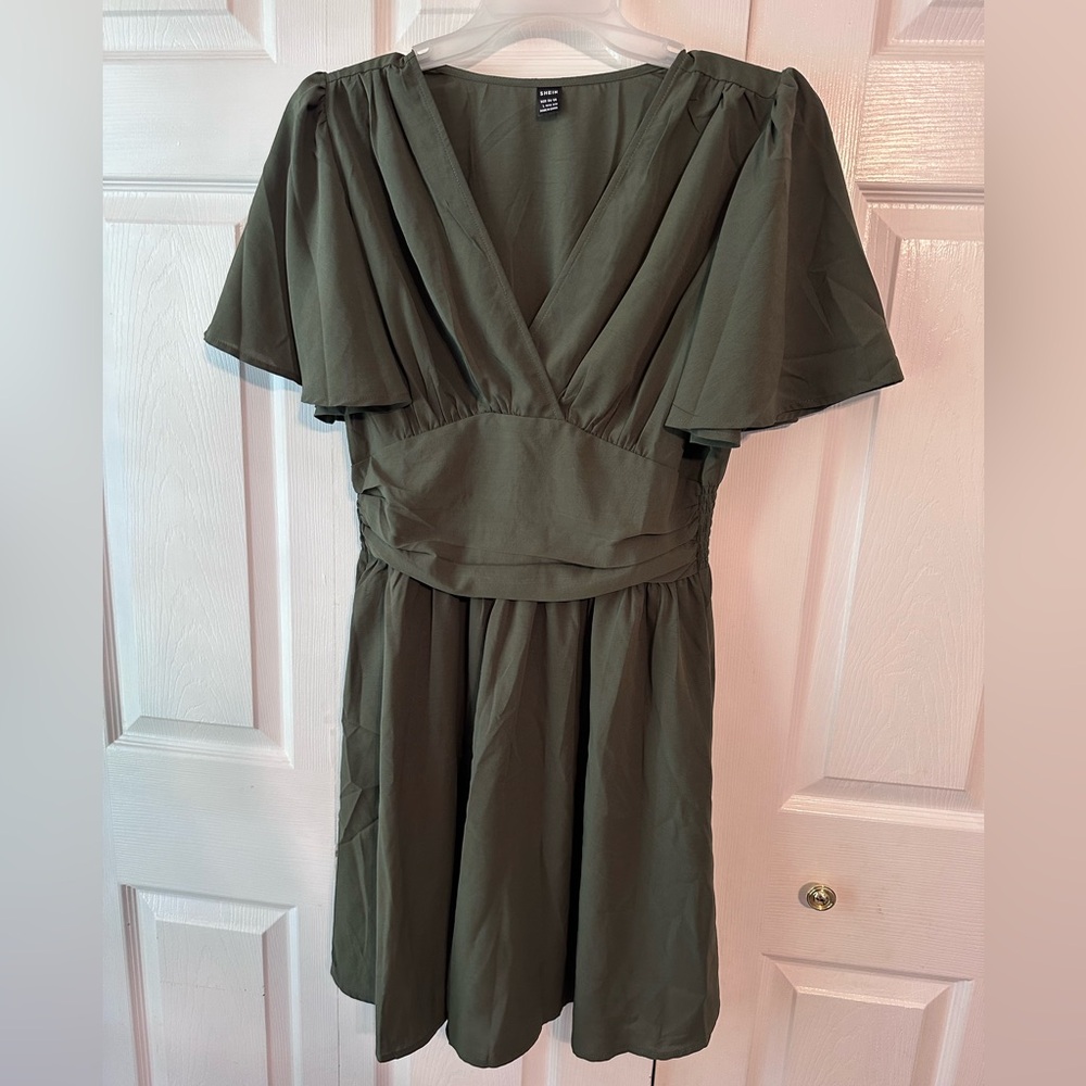 SHEIN Butterfly sleeve waist dress olive green NEW